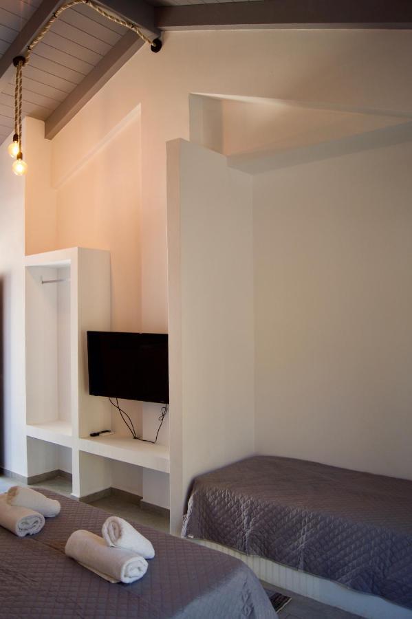 Throisma Studios With Private Pool & Parking Асос Экстерьер фото